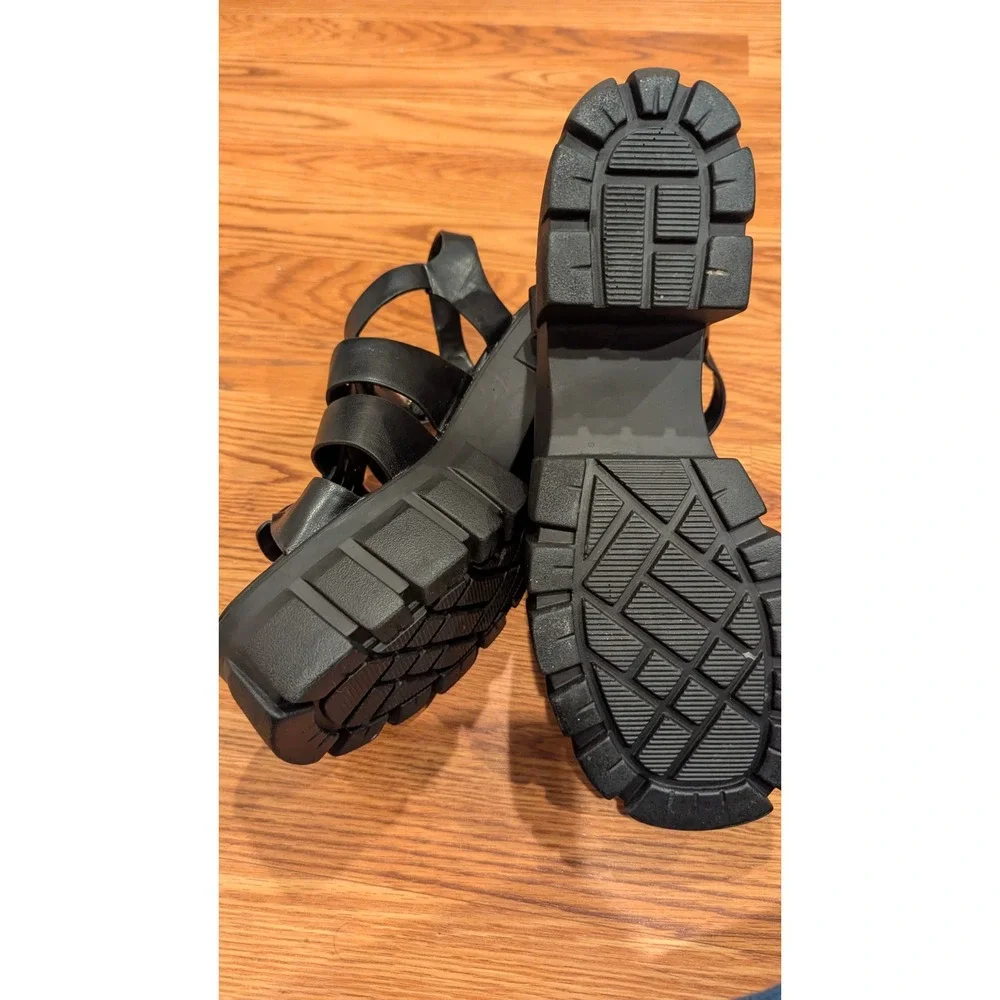Madden Girl Galaxy Platform Sandals 11M Black Lug Sole Caged Gladiator Grunge